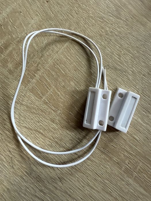 Kontaktron magnetyczny czujnik otwarcia MC-38 NO 8 kpl