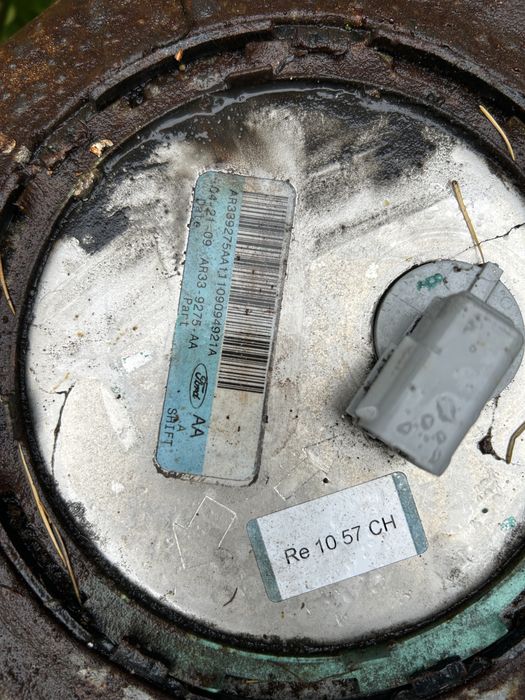 Ford mustang V metalowy zbiornik paliwa 04-14r AR33 9K007