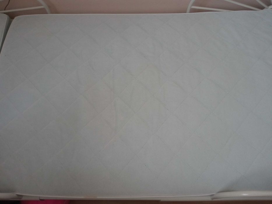 Łóżko Minnen Ikea z materacem i pojemnikami