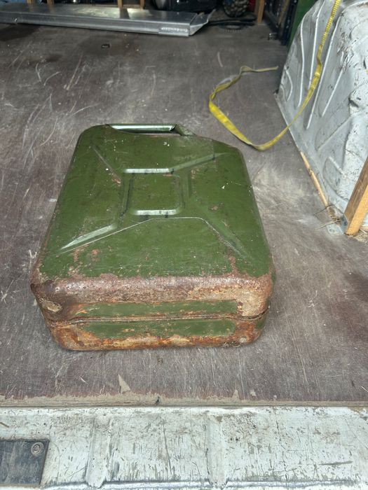 Kanister 20 l używany