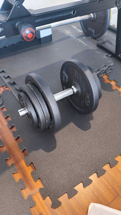 Kit de Musculação (barra, halteres, banco)