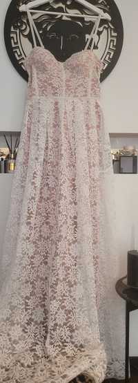 Suknia  Ślubna z koronki  kolor ecru 40 L
