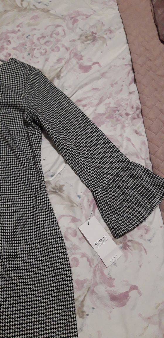 Sukienka w pepitke RESERVED