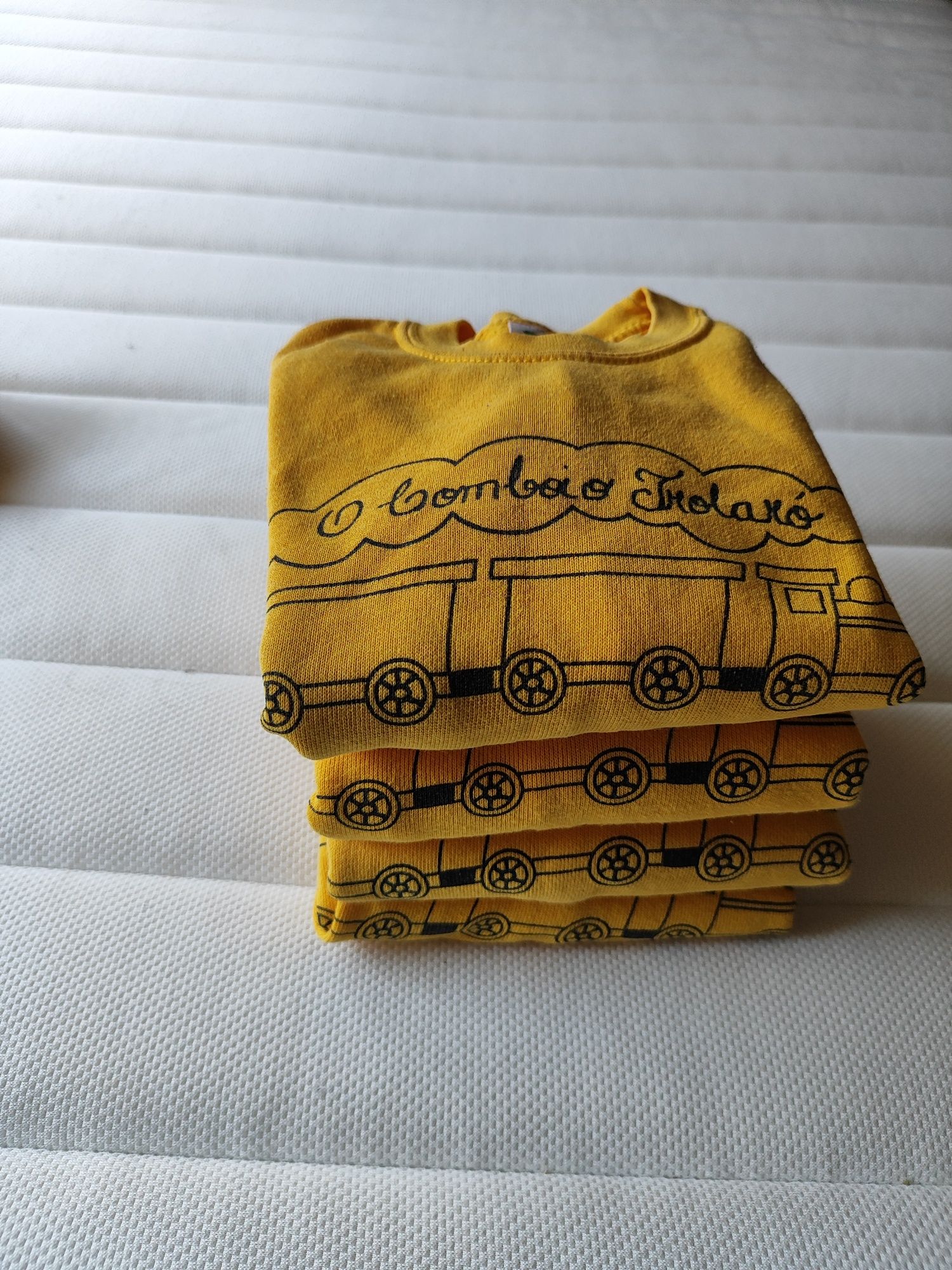 T-shirts e camisolas da creche "O Comboio Trolaró"