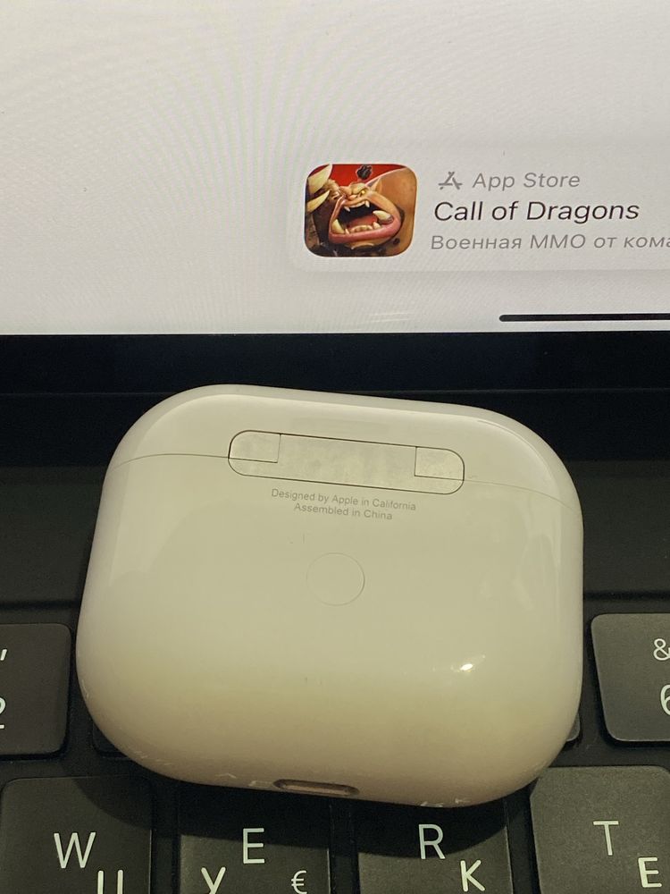 Продам кейс AirPods 3 a2565 без навушників все працює добре