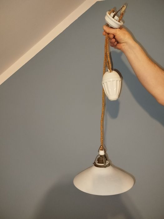 Lampa z obciążnikiem