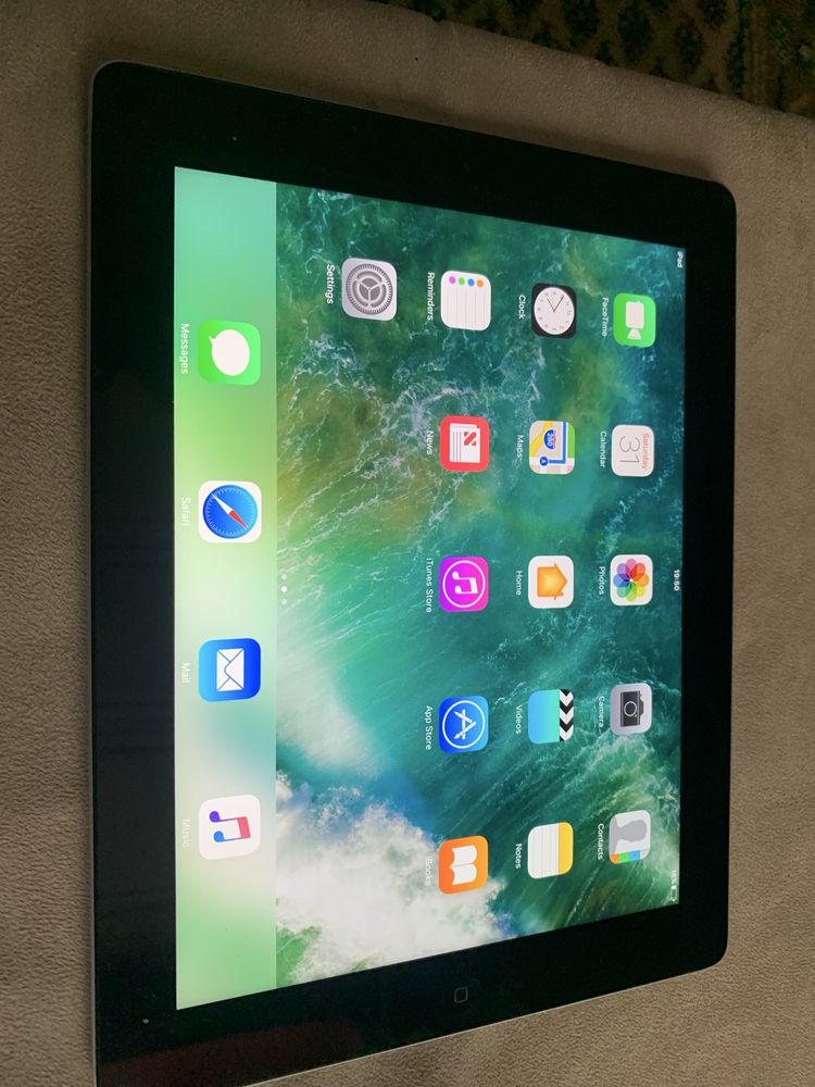 Apple iPad 4 model A1458 16 GB