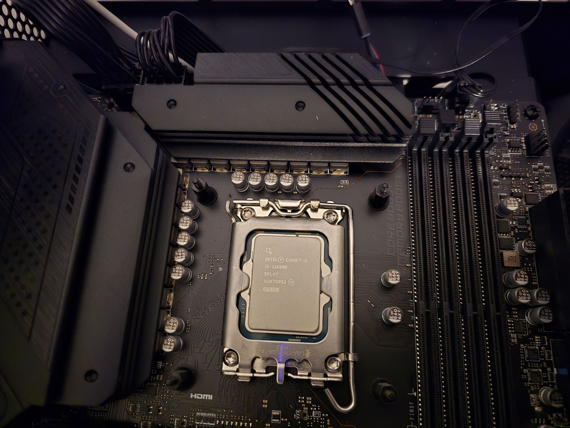 i5 12600k + MSI Z690 Tomahawk + 32GB DDR4 4000 mhz - stan bdb + gwar