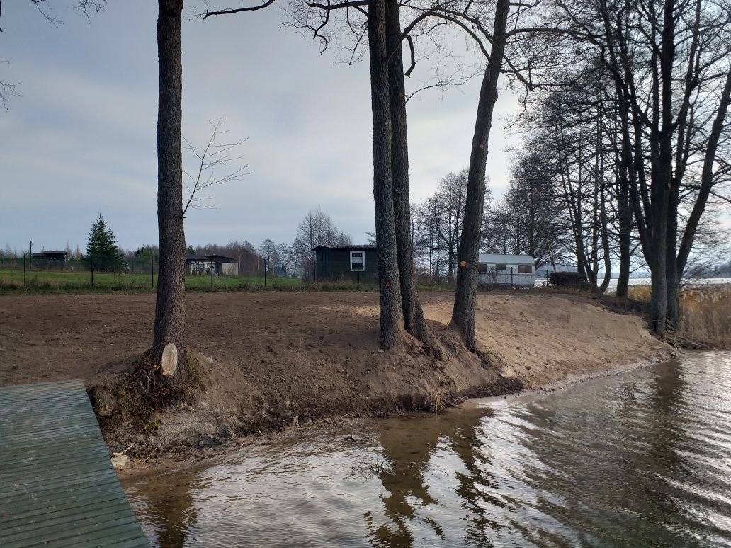 Kopanie stawów wykopy koparka long plaża roboty ziemne bagrowanie