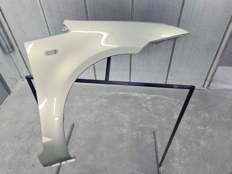 Błotnik FORD FOCUS C-MAX 03-07r koD P8 szampański