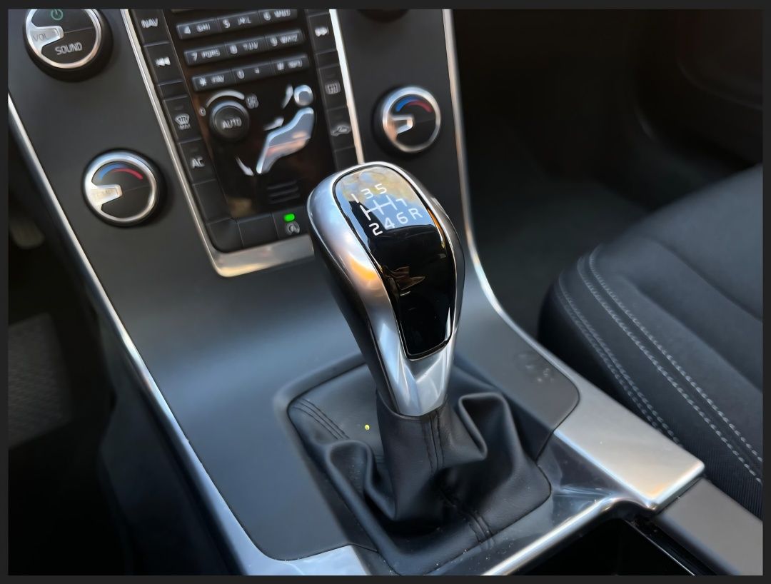 VOLVO V60 1.6 D2