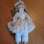 Boneca de porcelana