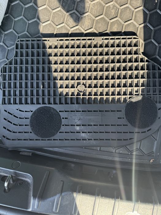 Коврик Килимок задній лівий bmw F10 F11 дорестайл