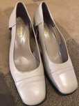 Sapatos clássicos creme