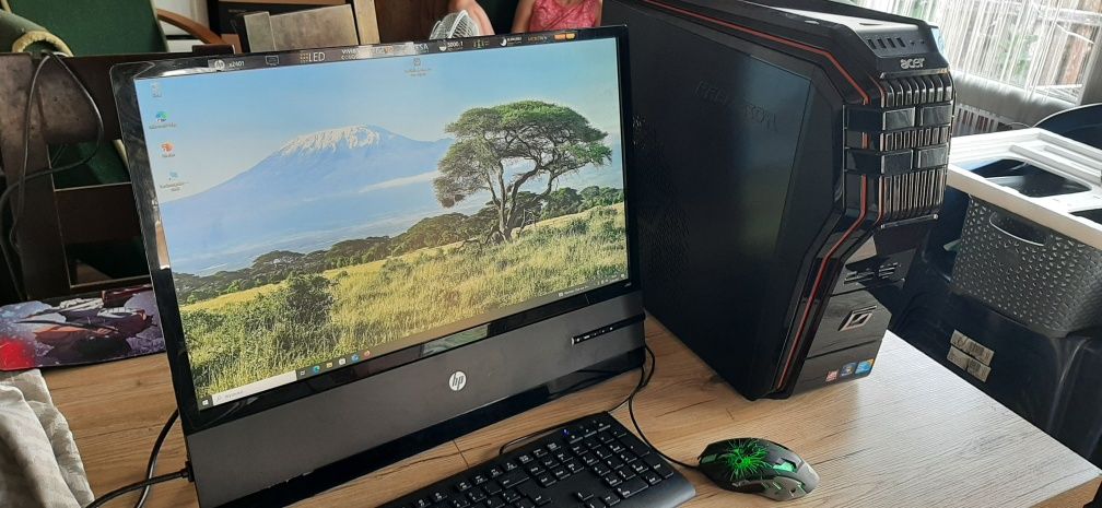 Komputer i7 8x2.93, RAM 32GB, SSD,hdd 1.5TB , Grafika 2Gb,Monitor 24