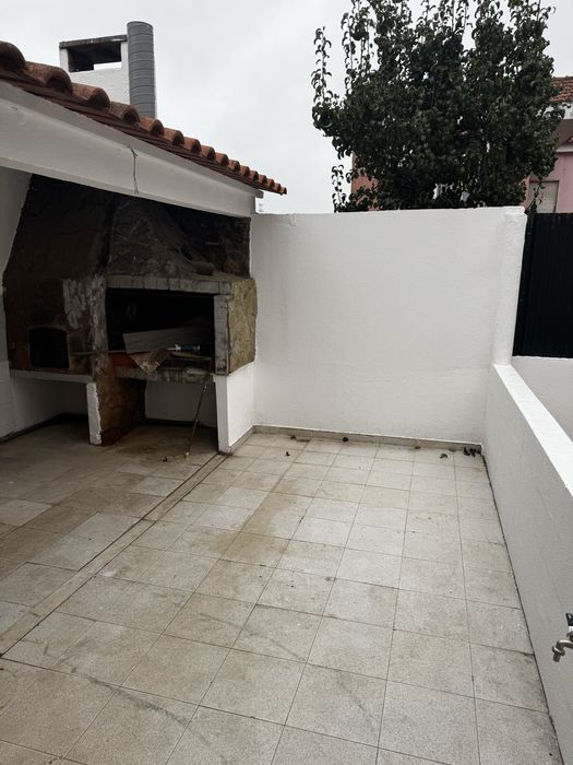 T3 c/ quintal Casal de Cambra