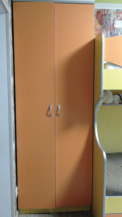 Двохповерхове дитяче ліжко з шафою. Меблі в дитячу кімнату