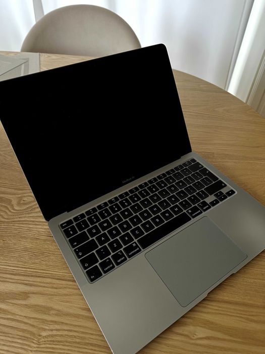 Laptop Apple MacBook Air A2179,  16GB RAM, 256GB SSD, 13″ Retina