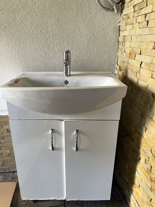 Умивальник з тумбою