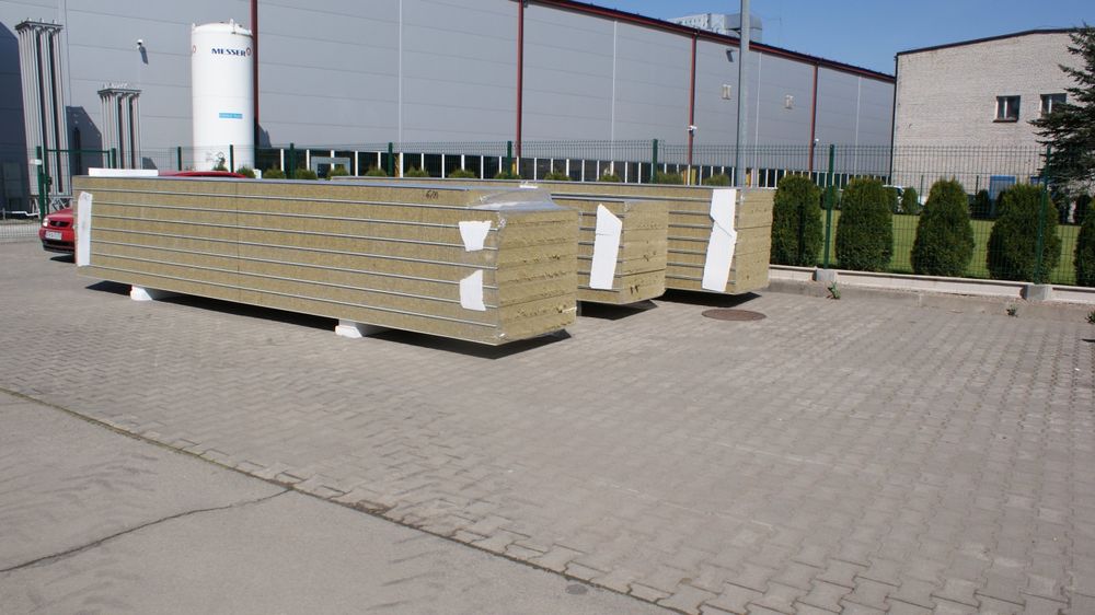 Płyta warstwowa z wełną