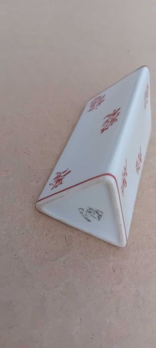 Paliteiro em porcelana portuguesa da fabrica Candal marcado na base.