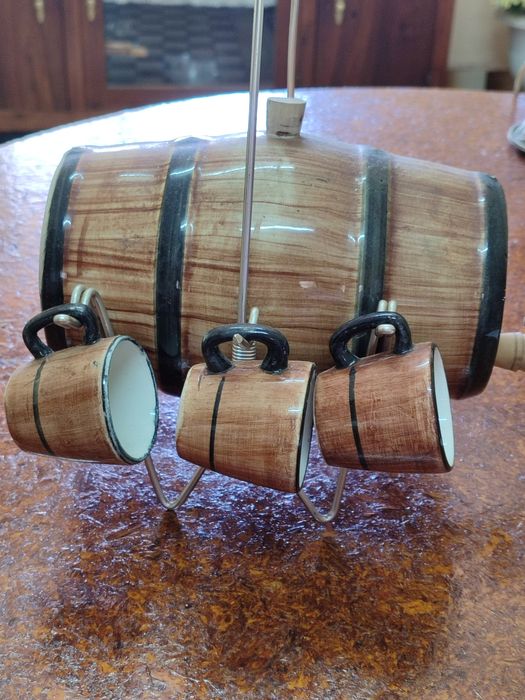 Pipas com copos - artesanato