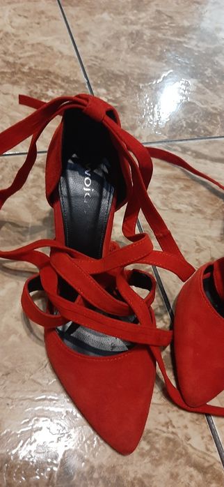 Szpilki szpleczki wiązane adidasy  cena do ustalenia