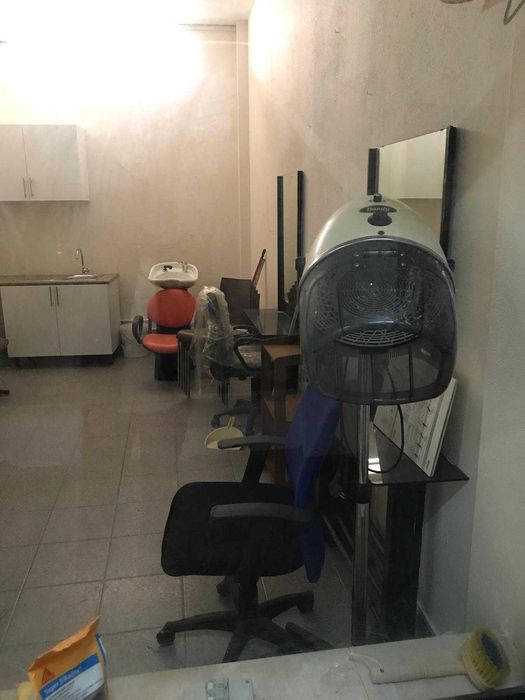 Aluga-se loja dentro do Centro commercial abade faria mem martins