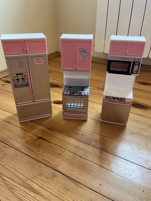 Меблі для Барбі, шафа для Барбі