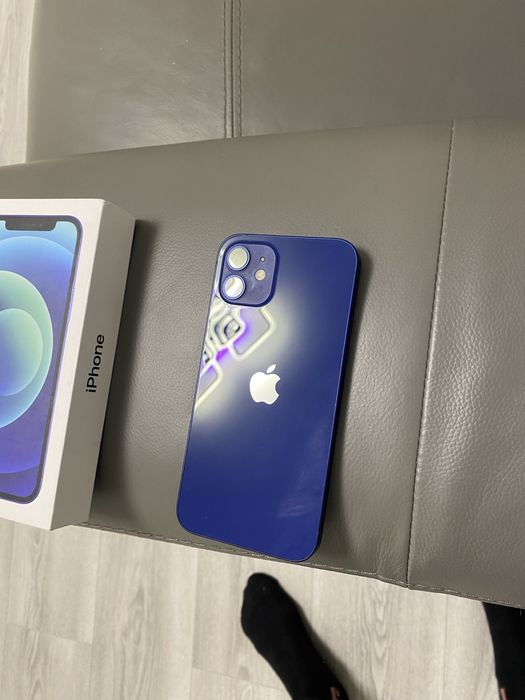 Айфон 12 Blue 256 CB не вмикаєтця