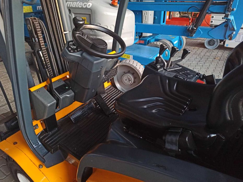 Wózek widłowy Jungheinrich TFG 320 LPG