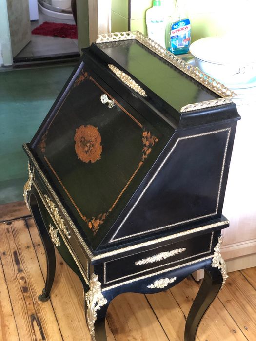 Bardzo ładny sekretarzyk XIX w , intarsja !!!