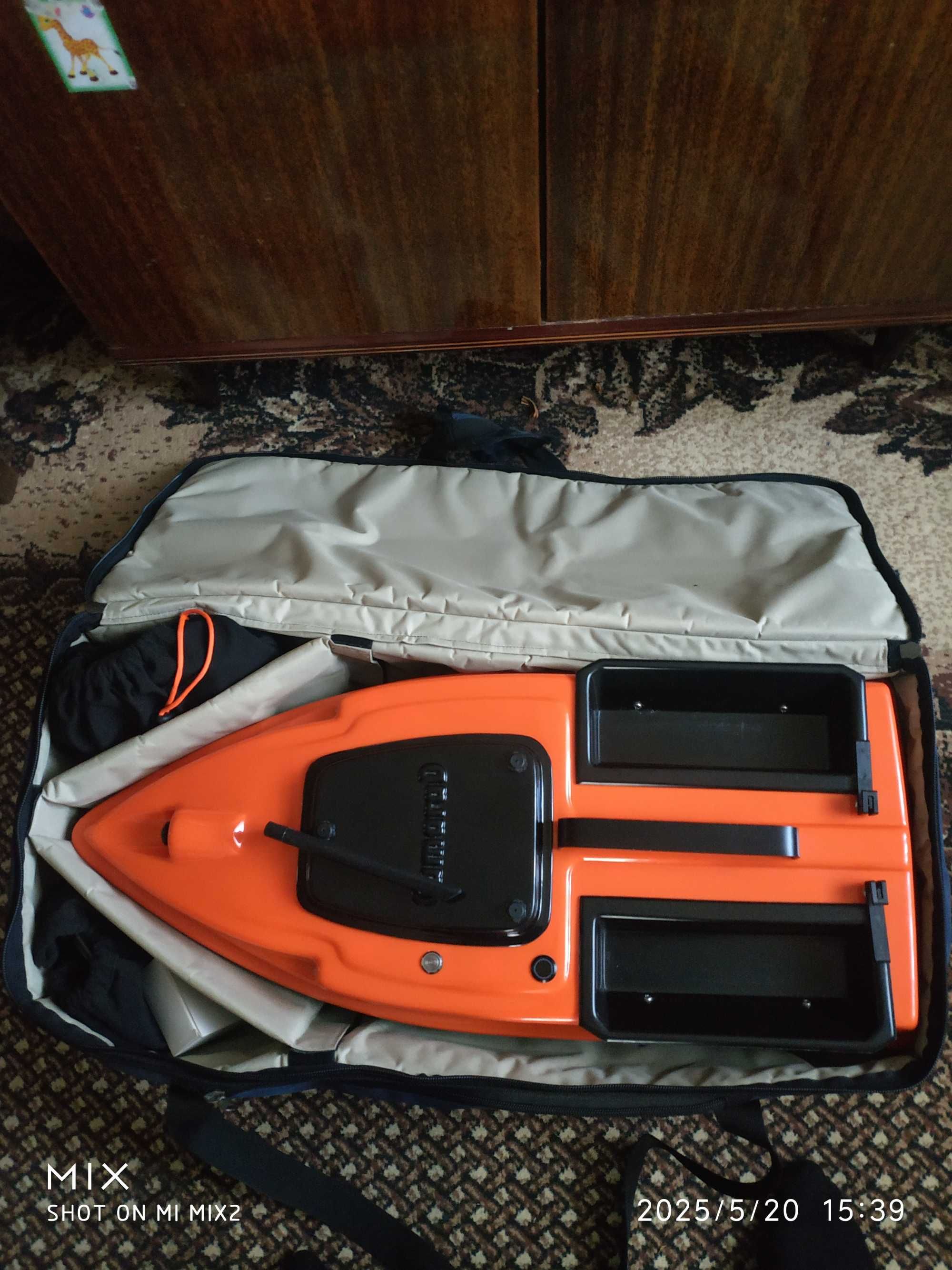 Кораблик Runferry Camarad V3 + GPS-автопілот та ехолот Lucky 918