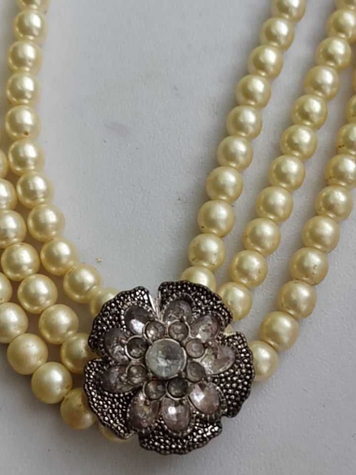 Elegancki komplet sztuczne perły.