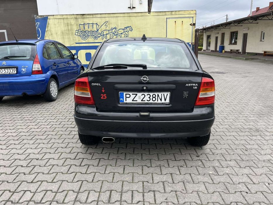 Sprzedaję samochód Opel Astra.