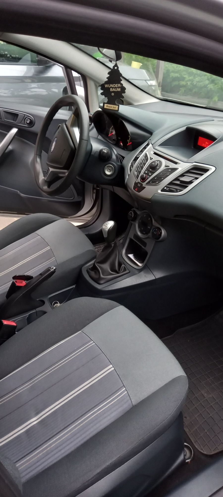 Sprzedam Forda Fiestę mk7  1.4 tdci