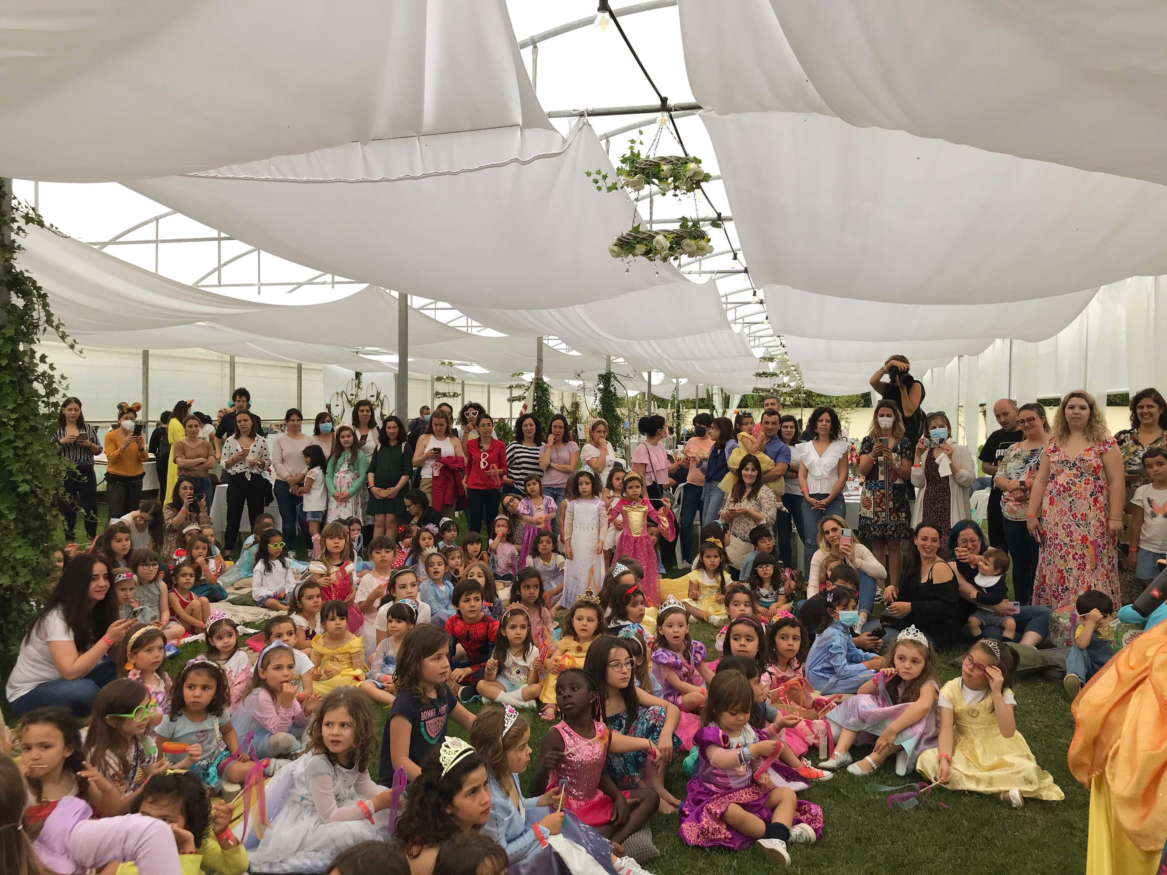 Aluga-se espaço para festas