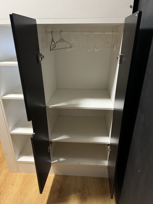 Zestaw łóżko piętrowe z biurkiem, szafką, półkami i szufladami