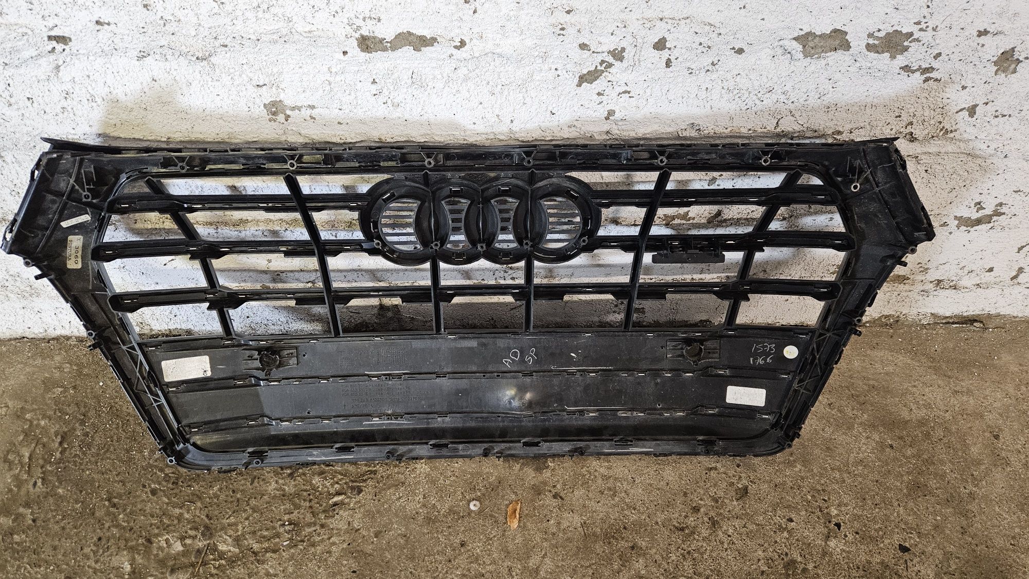 Audi Q5 atrapa grill przedni grill 80A quattro