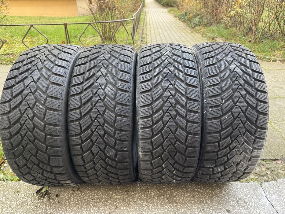 Opony zimowe 225/45r17 bieżnik 8.2mm
