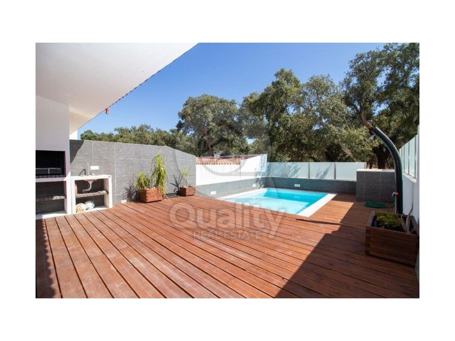 Fantástica Moradia T3 C/ Garagem E Piscina