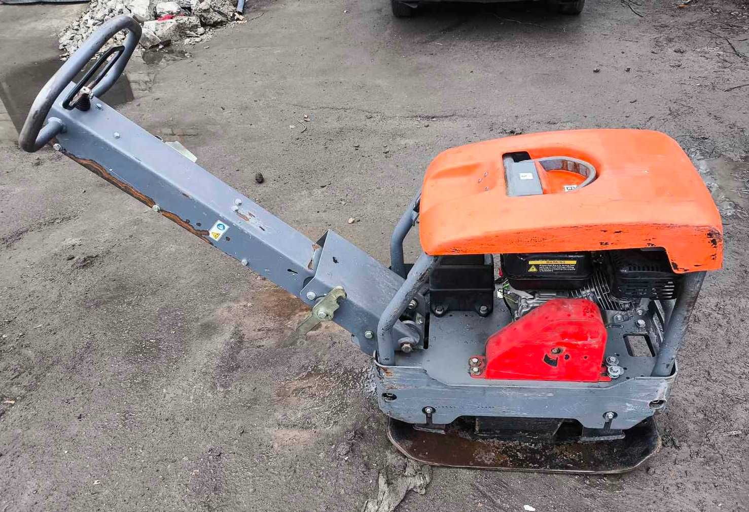 Реверсивна віброплита Husqvarna LG 204, 211 кг. Б/в