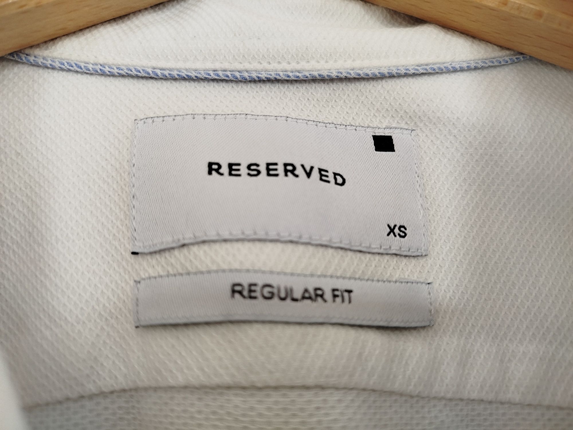 Koszulka Reserved w rozmiarze XS