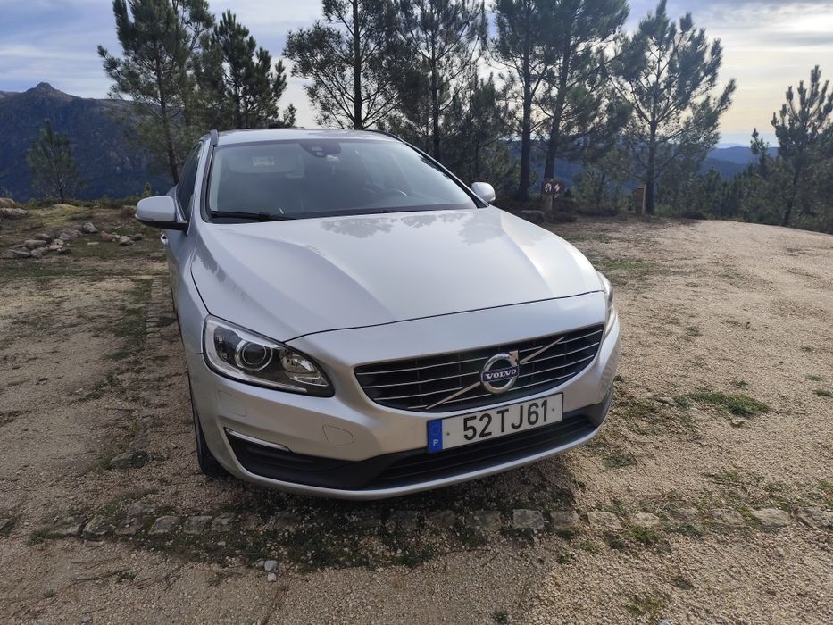 Volvo v60 2.0 D - 105000Km - Livro revisões - C/ garantia Contratada