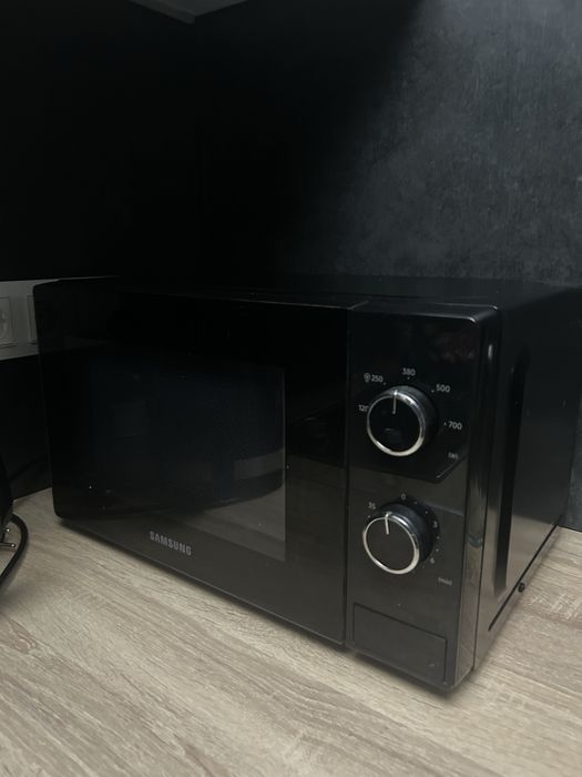 Мікрохвильова піч Samsung