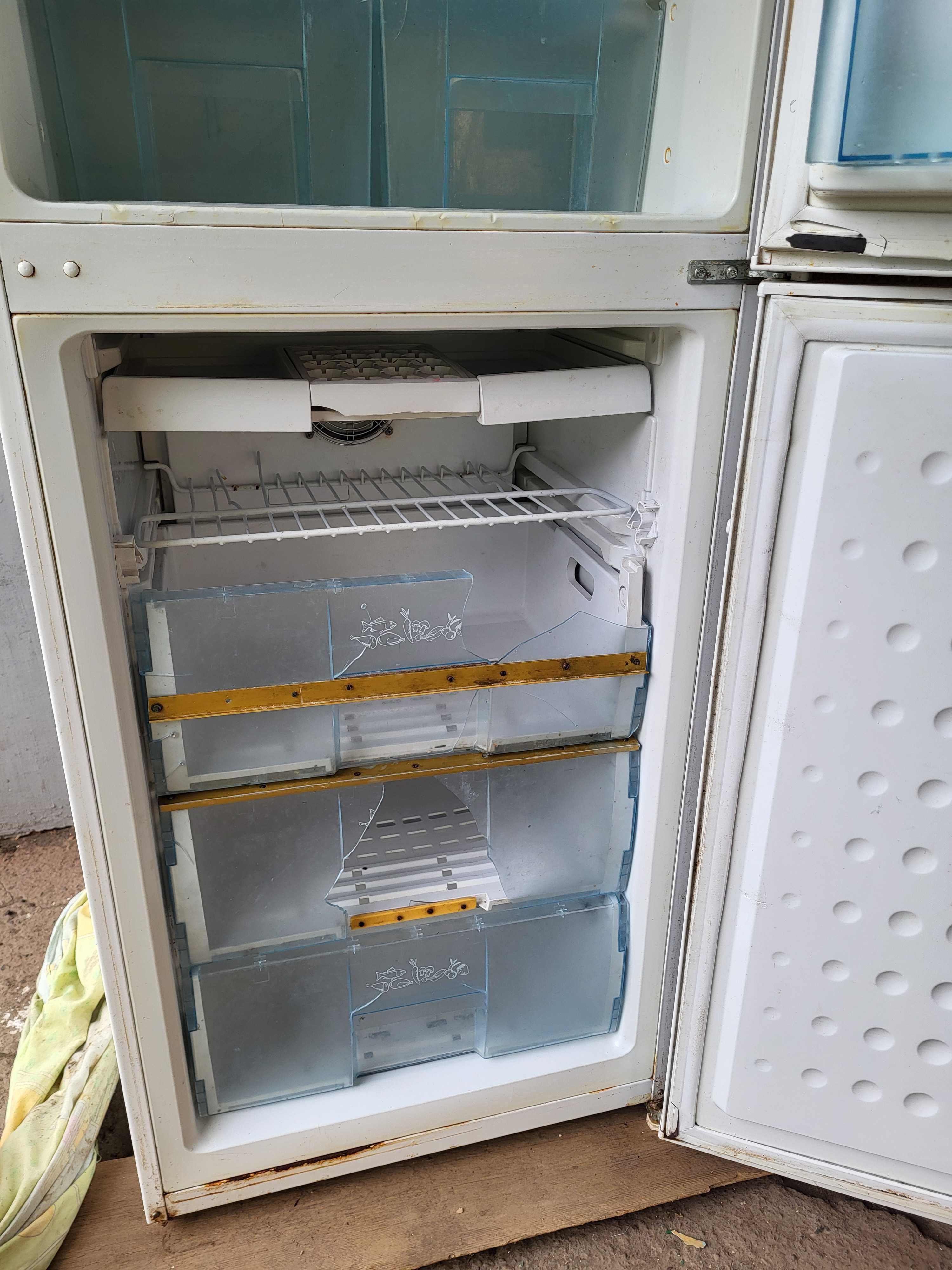 Продам б,у холодильник