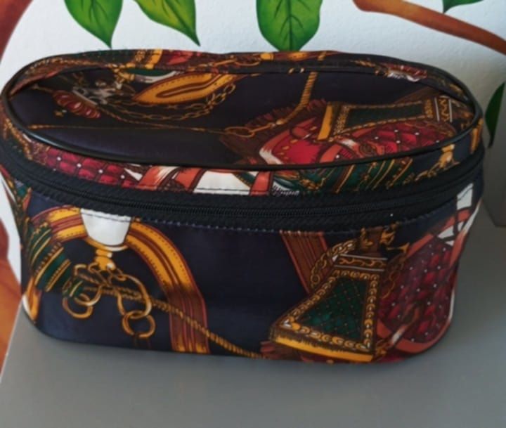 Kosmetyczka w stanie bardzo dobrym