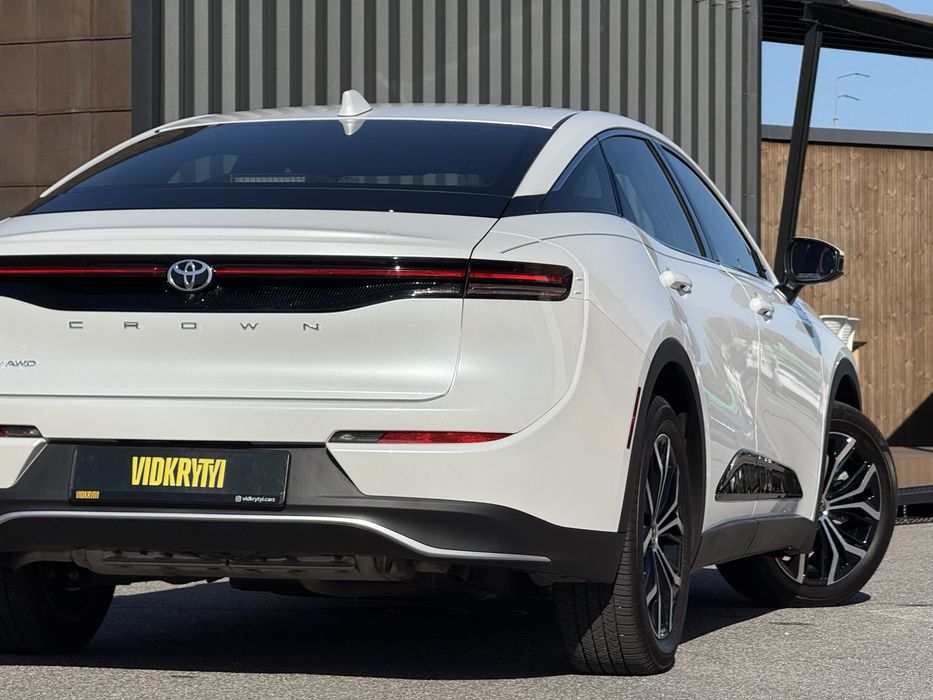 Toyota Crown, 2024 року, 2.5 гібрид, автомат, повний привід, 35т.км,