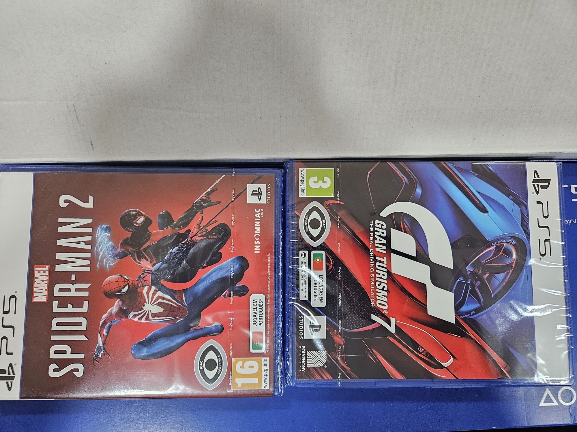 Bundle Playstation 5 Slim com 2 jogos selados - Nova c/garantia