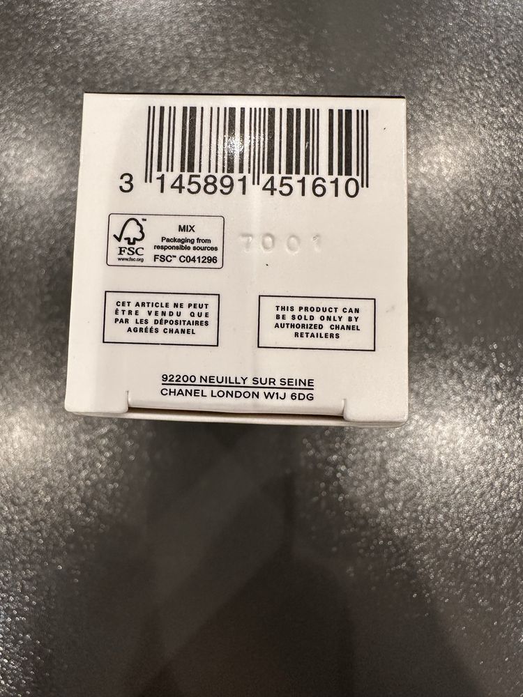 Chanel rewitalizujacy podklad, rozswietla, nawilza, chroni.